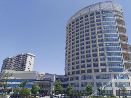 Tianhe Hotel — hotel in Laohekou
