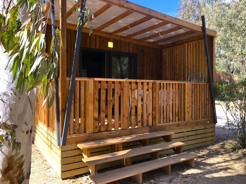 Camping La Pinède — 4-Star Luxury Hotel in Calvi, France