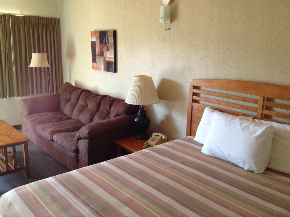 Dinner Bell Motel - photo 8