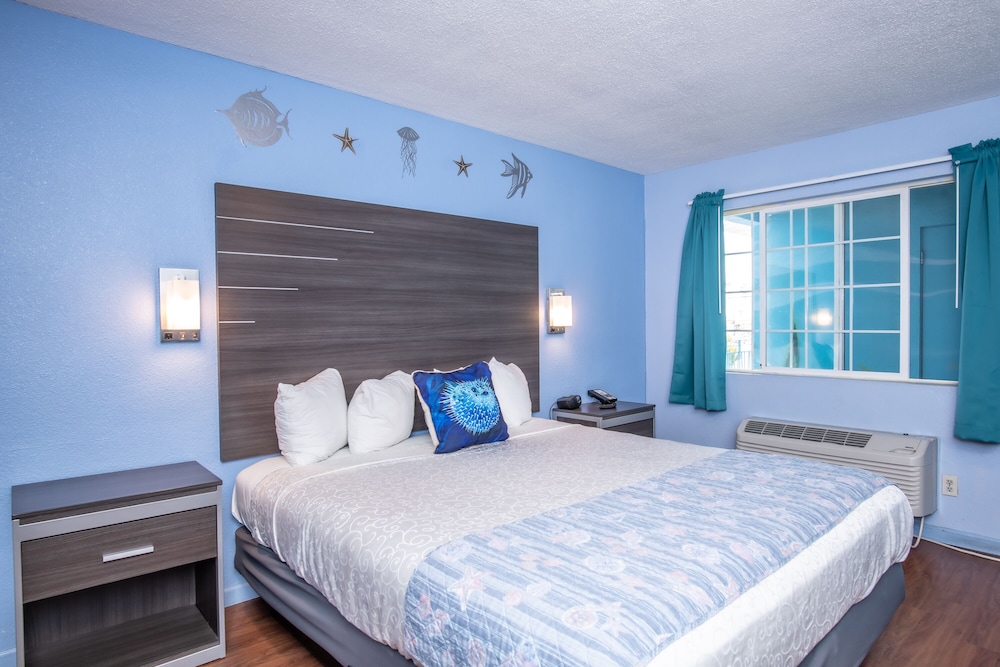 Aqua Breeze Inn - photo 35