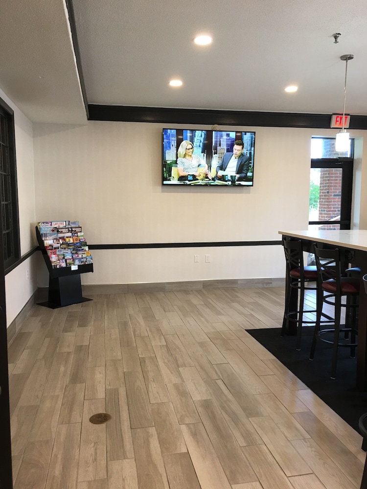 Travelodge by Wyndham Canton Livonia Area MI - photo 5