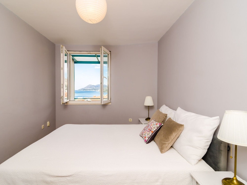 Apartment Radovan One bedroom Apartment With Balcony and Sea View