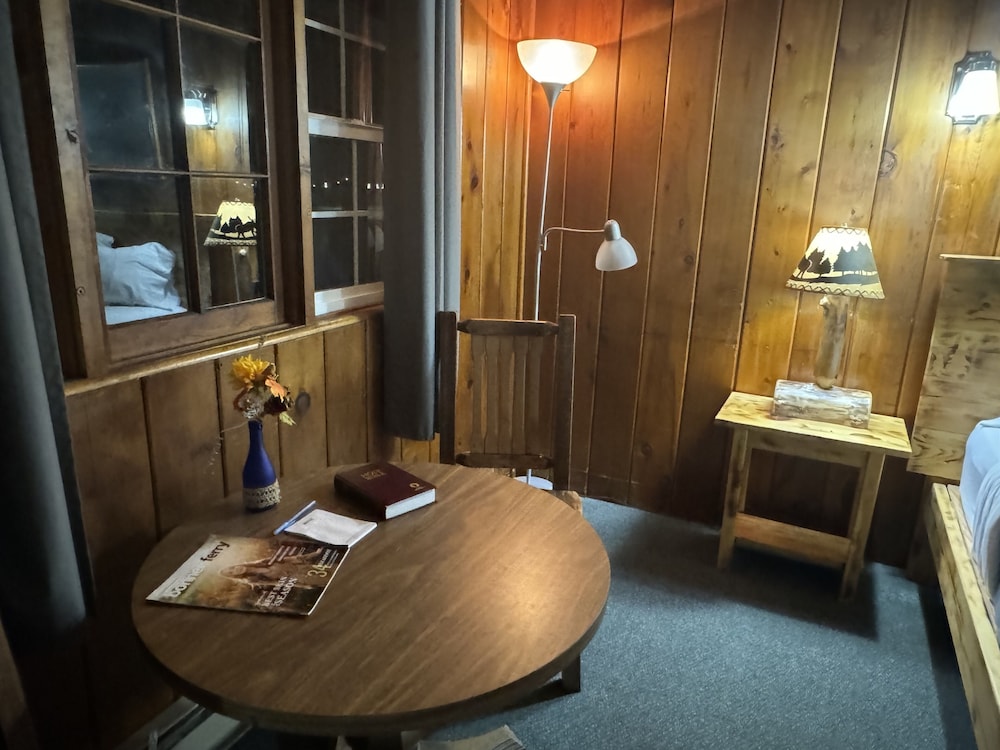 Kootenai Valley Motel - photo 42