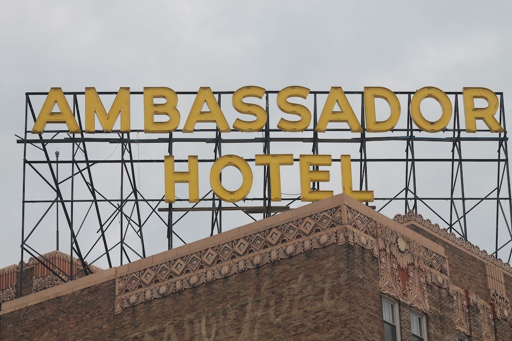 Ambassador Hotel Milwaukee Trademark Collection by Wyndham - photo 75
