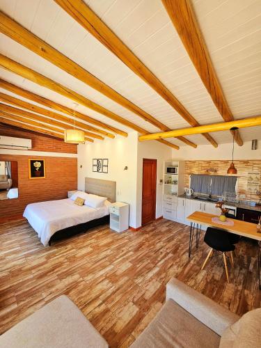 Los Molles Suites Solo 2 Pax — 4-Star Luxury Hotel in Mina Clavero, Argentina