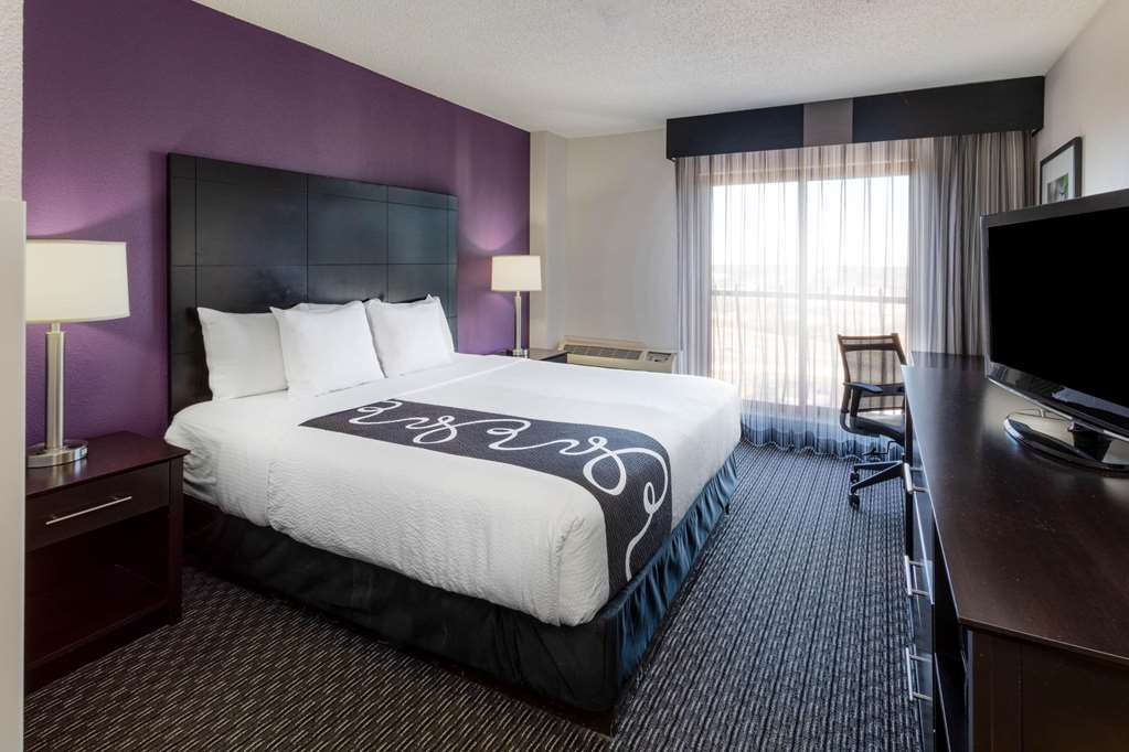 La Quinta Inn & Suites by Wyndham Minneapolis Bloomington W - photo 38