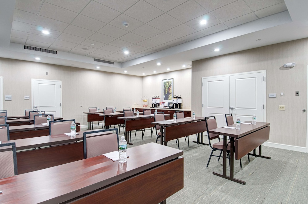 Hampton Inn Boston Westborough - photo 41