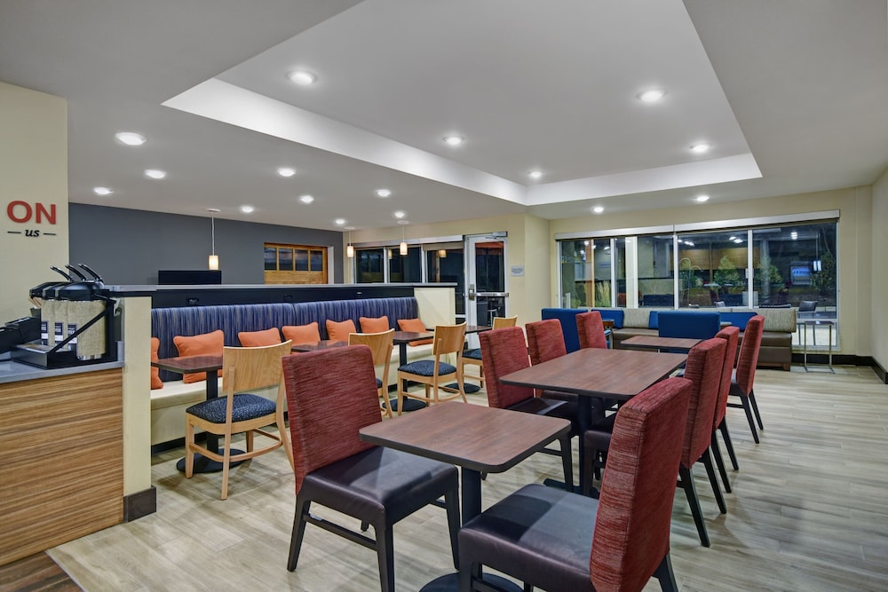 TownePlace Suites by Marriott Grand Rapids Wyoming - photo 34