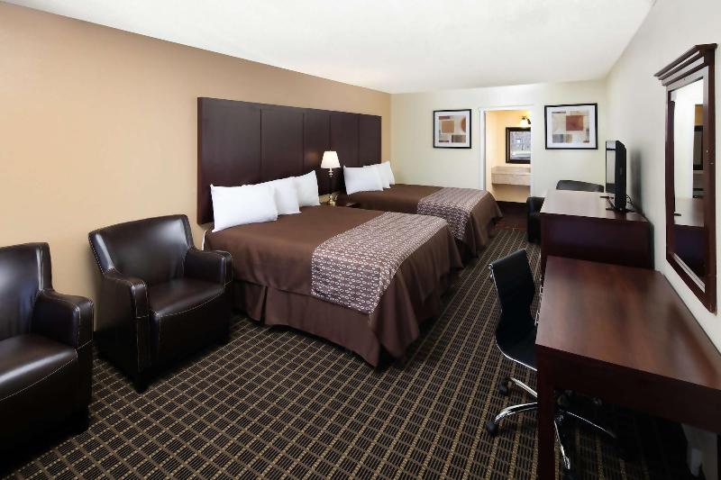 GuestPlace Inn & Suites - photo 9