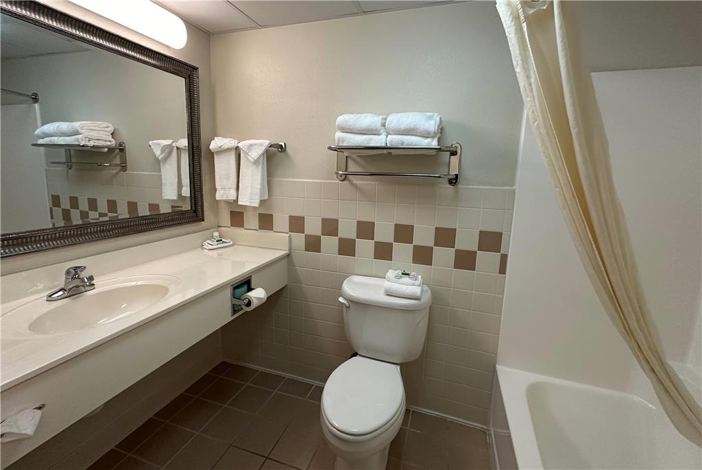 AmericInn by Wyndham Appleton North Little Chute - photo 28