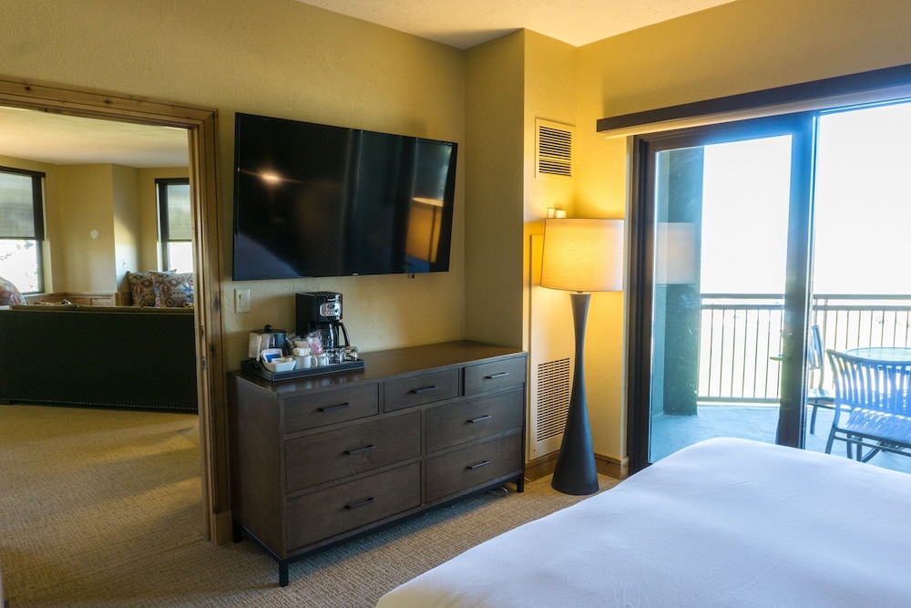 Deluxe condo in newly remodeled Grand Summit Hotel by RedAwning Save 20 on 7 Nights - photo 4