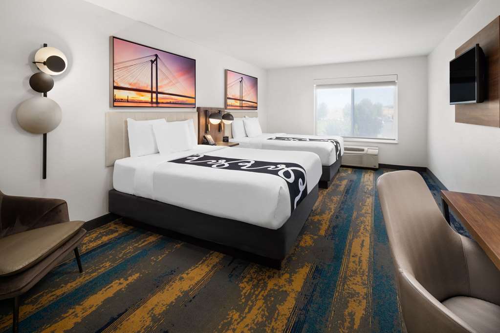 La Quinta Inn & Suites by Wyndham Kennewick - photo 17