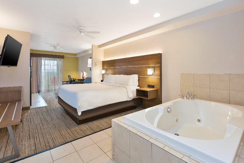 Holiday Inn Express & Suites Petoskey by IHG - photo 48
