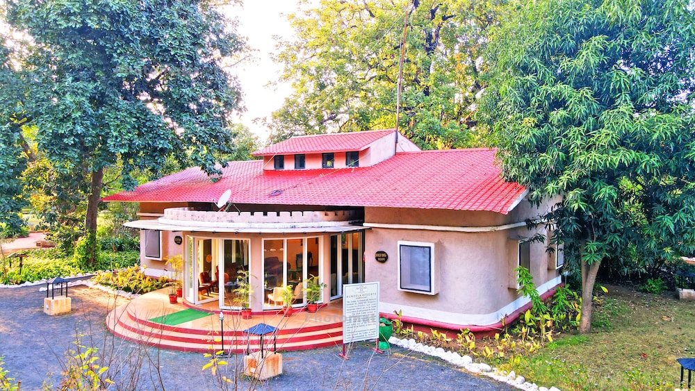 Bundela Bandhavgarh by Octave - carbon neutral hotel in Manpur