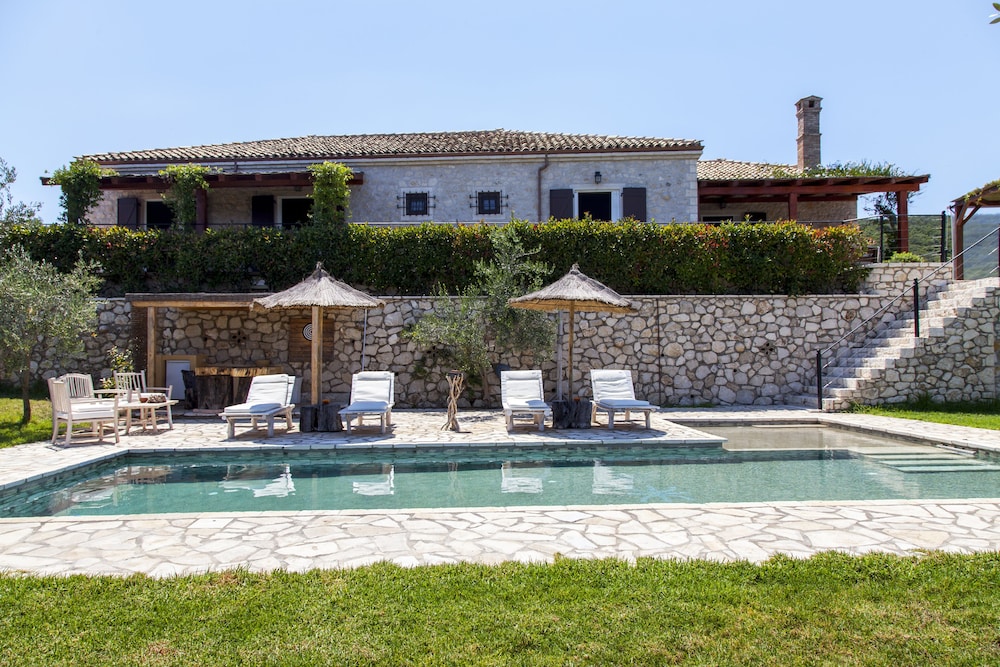 Stunning 8 bed Villa in Marmaro With Amazing View — 4-Star Luxury Hotel in Corfu, Greece