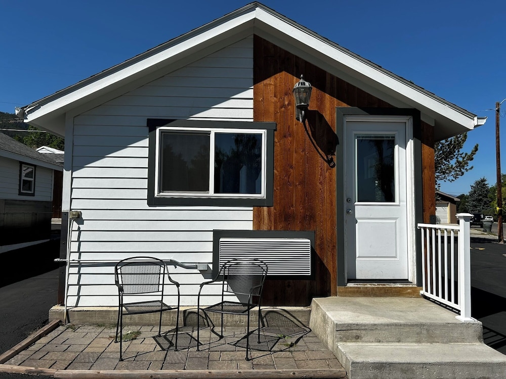 Lamplighter Cabins & Suites - photo 91