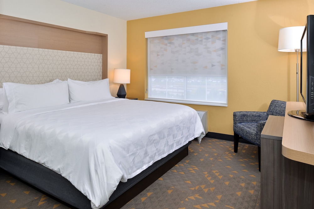Holiday Inn Hotel & Suites Overland Park Convention Center - photo 16