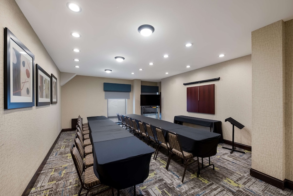 Hampton Inn Marshall - photo 34