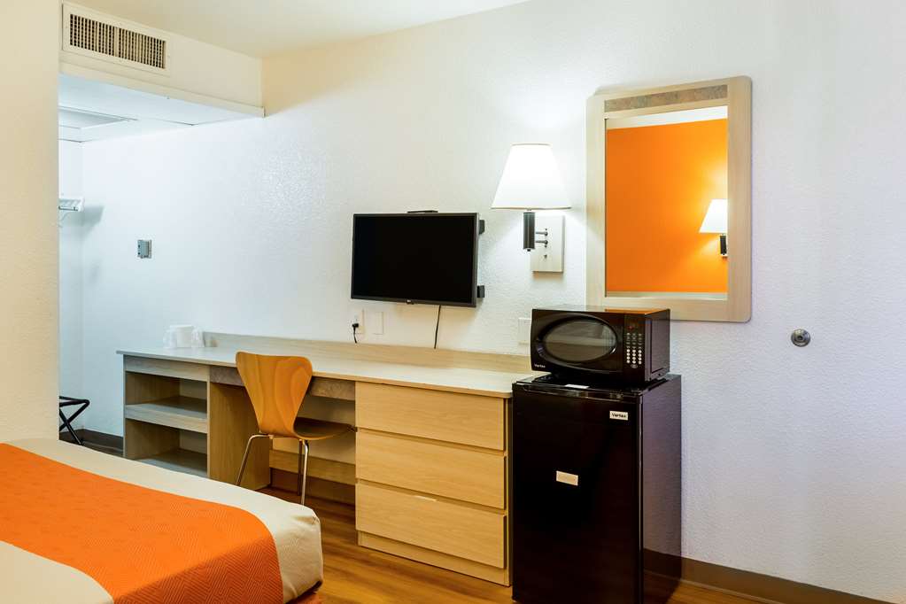 Motel 6 Mojave CA - photo 13