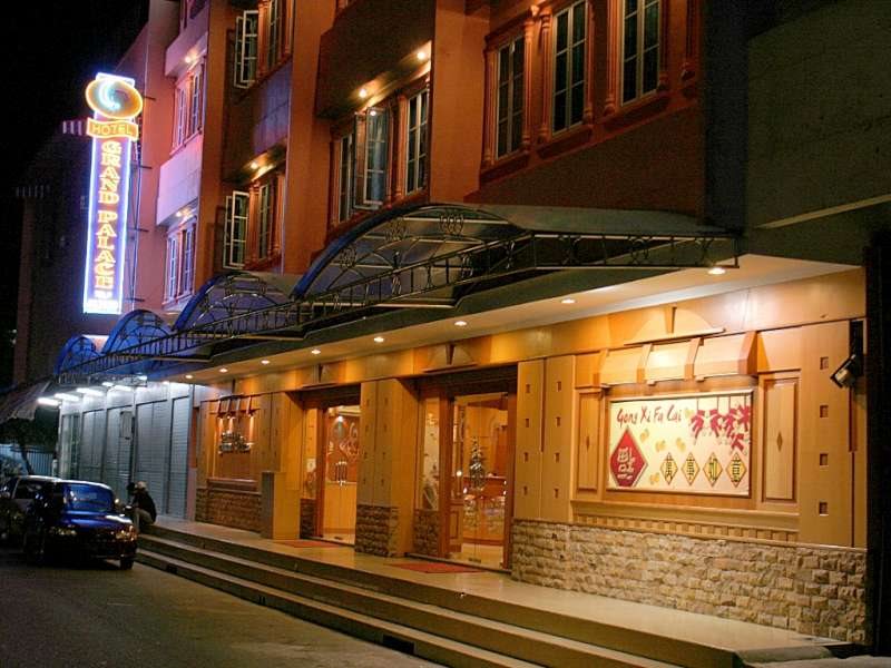 Nida Rooms Nagoya Business Center Batam At Hotel Grand Palace — Batam