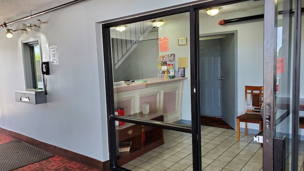 Starway Inn - photo 2