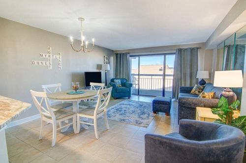 Pool Oceanview King Condo — 4-Star Luxury Hotel in Myrtle Beach, United States