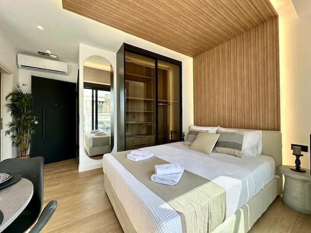 BlueMotion CentralSuite in Piraeus, Greece