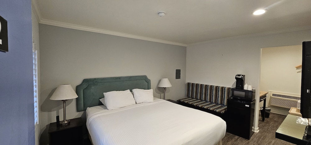 Bay Front Inn Santa Cruz - photo 11
