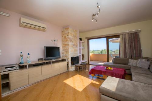 Serenity Sea View Home — 4-Star Luxury Hotel in Afantou, Greece