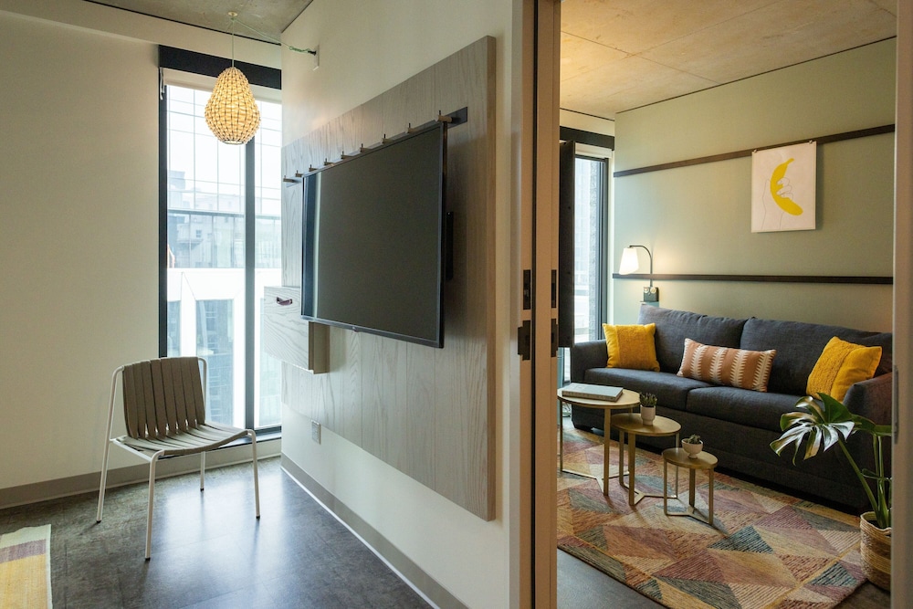 Moxy Portland Downtown - photo 13