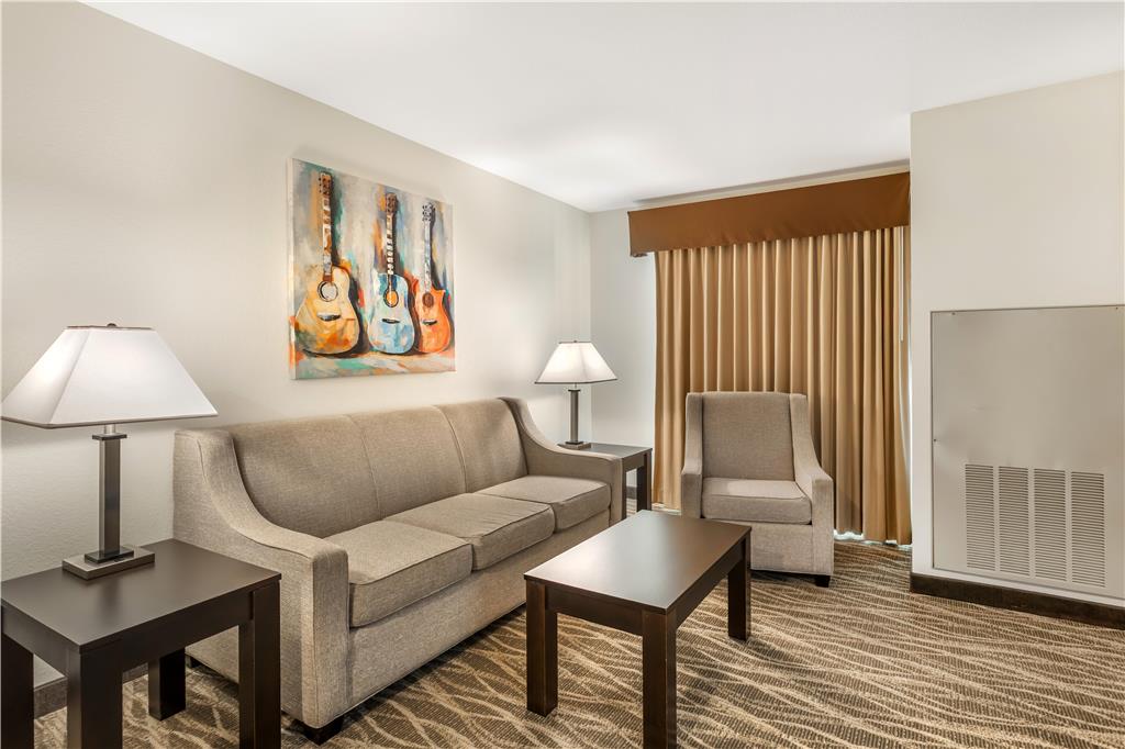 Best Western Plus Valdosta Hotel & Suites - photo 28