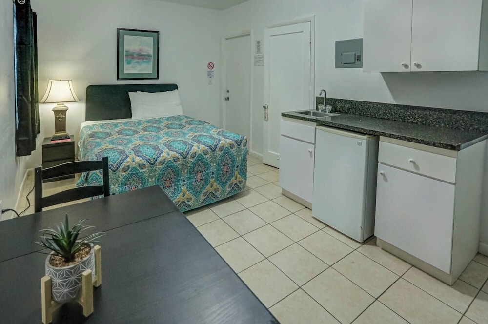 Richard's Motel - photo 60
