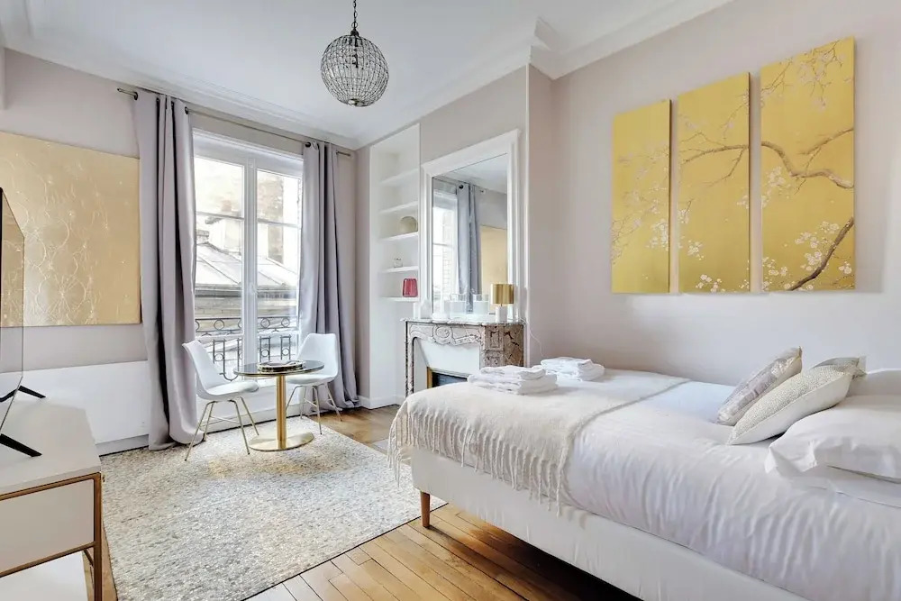 Charming Studio 2P Parc Monceau — 4-Star Luxury Hotel in Paris, France