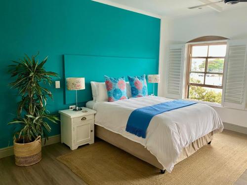 Hermanus Waterfront Apartment — 4-Star Luxury Hotel in Hermanus, South Africa