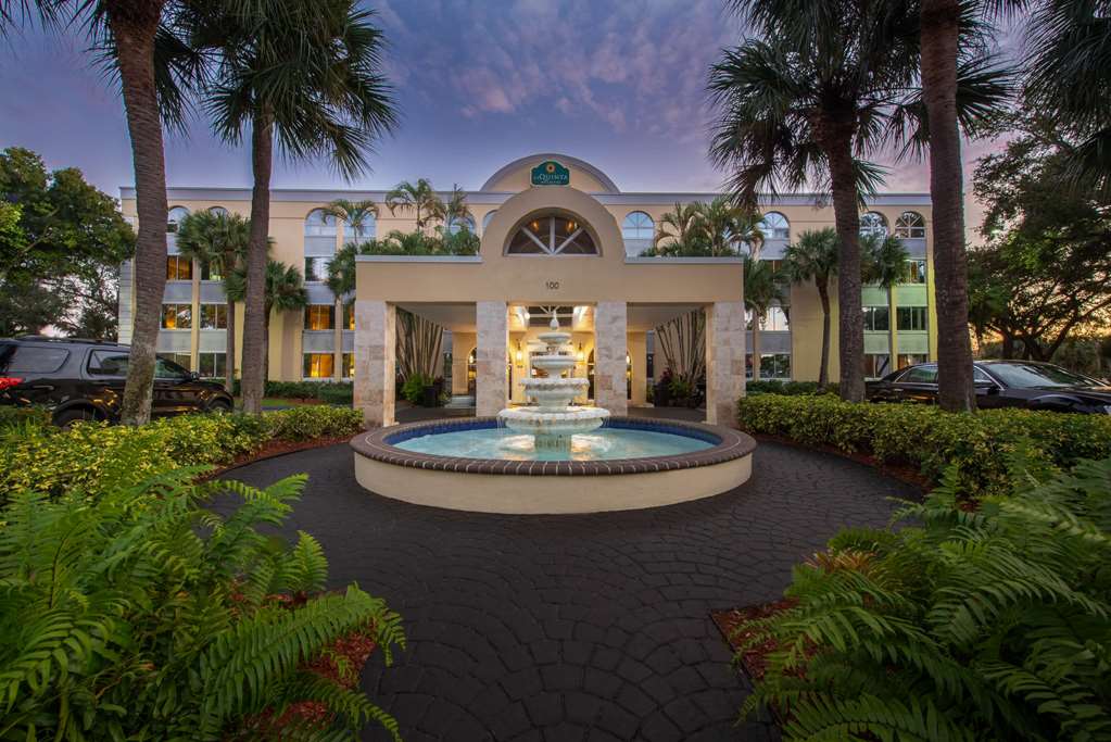 La Quinta Inn & Suites by Wyndham Deerfield Beach I 95 - photo 5