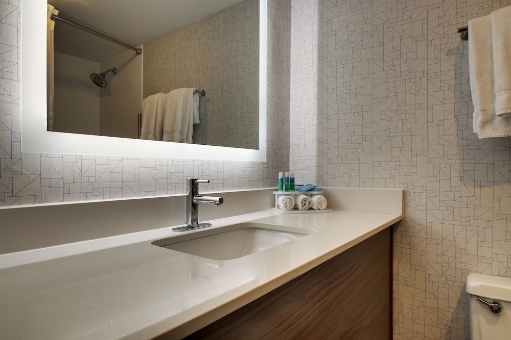 Holiday Inn Express & Suites Wapakoneta by IHG - photo 48