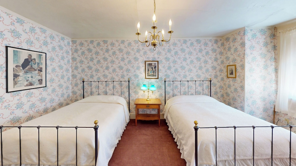 The Red Lion Inn - photo 17