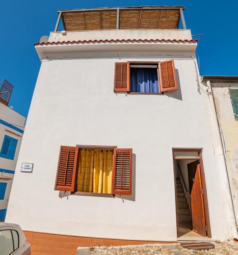 Casa Centro Storico by Cottage sul Mare — 4-Star Luxury Hotel in Ustica, Italy