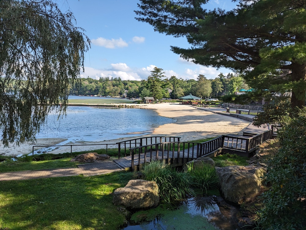 The Lodge Luxury Resort At Lake Harmony - photo 36