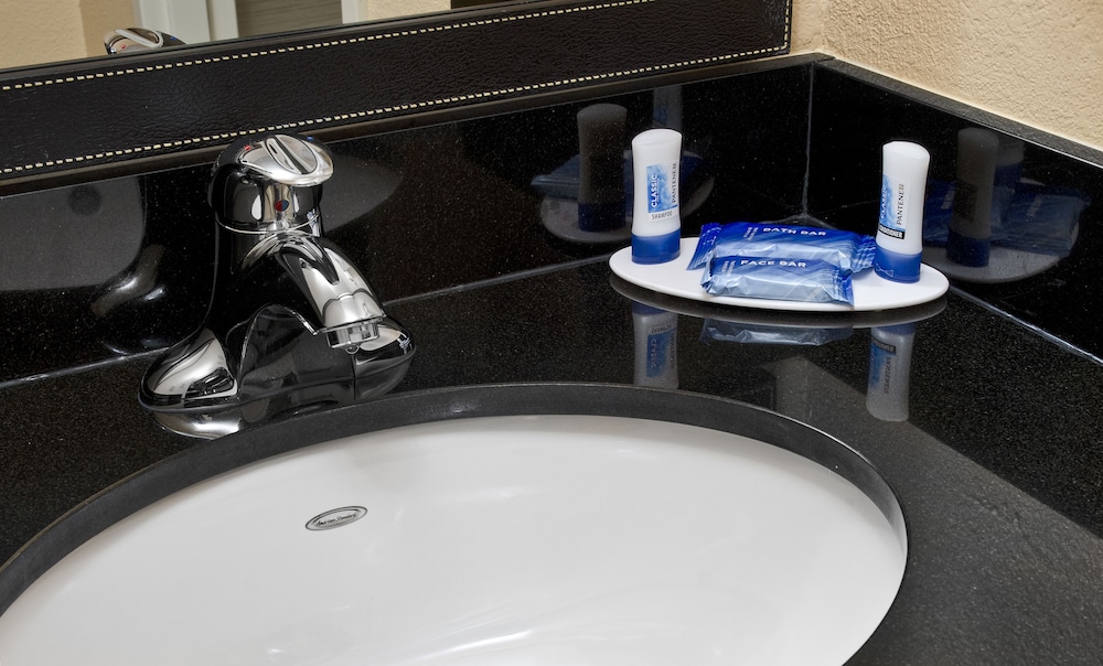 Fairfield Inn by Marriott Raleigh Airport RTP - photo 18