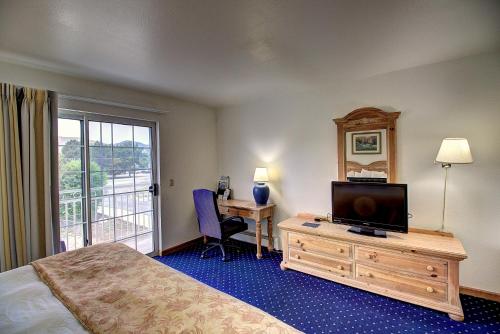 Days Inn by Wyndham Lolo Missoula Area - photo 34