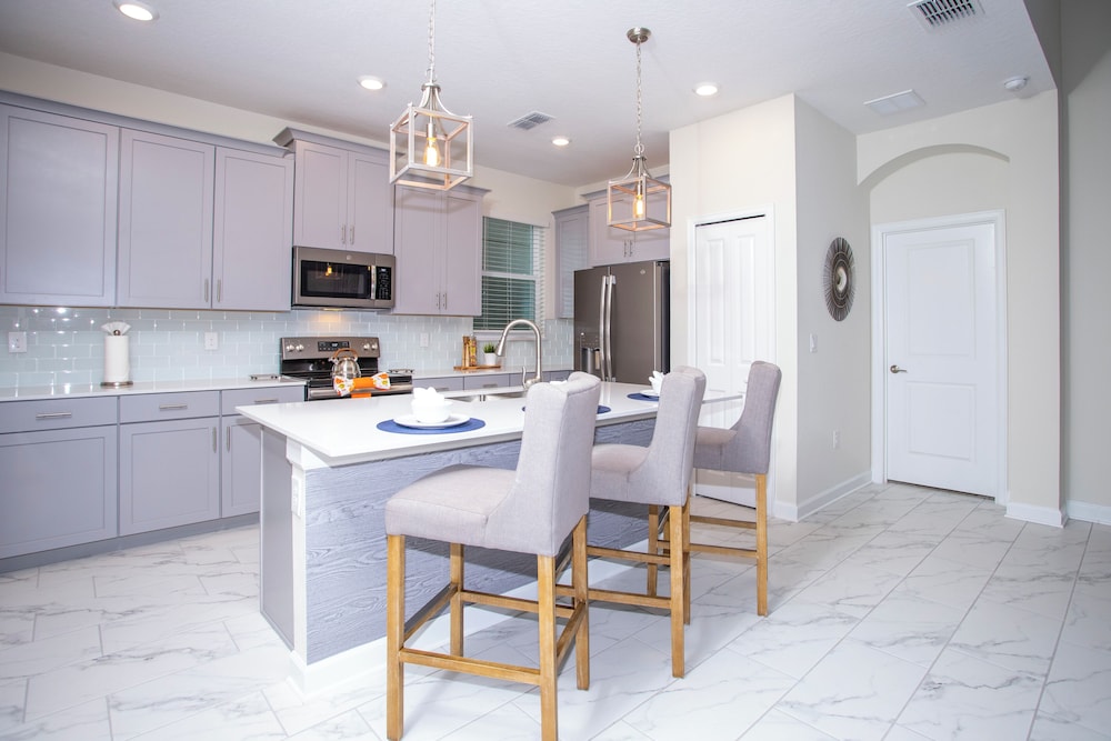 Gorgeous 5 Bd Home Close to Disney Storey Lake Resort 2734 - photo 13