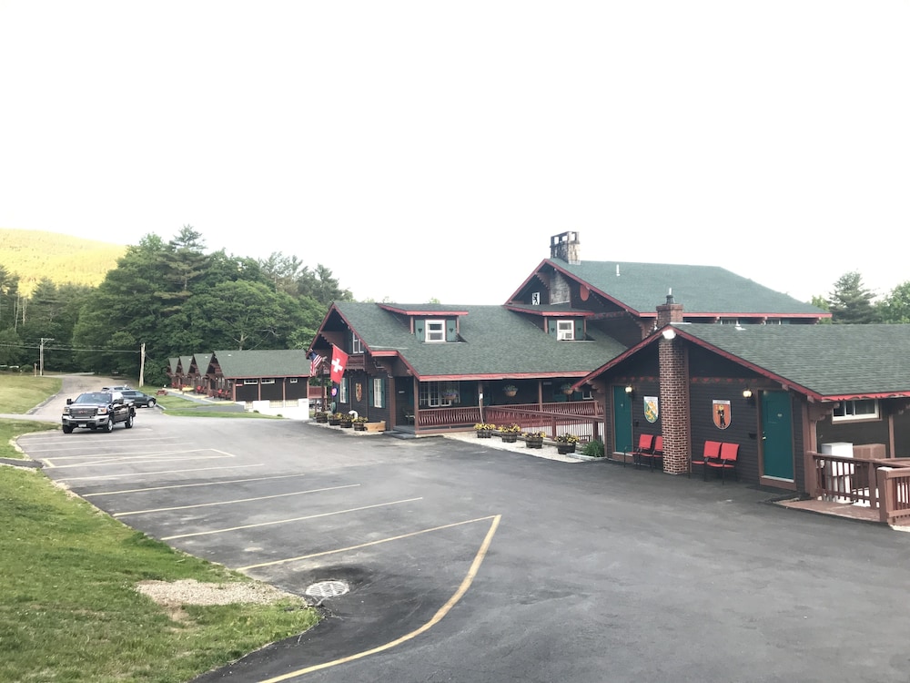 Swiss Chalets Village Inn - photo 91