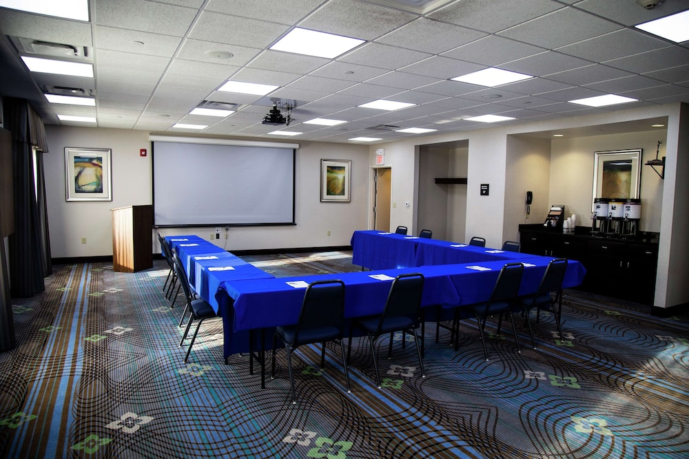 Hampton Inn & Suites Sharon - photo 84