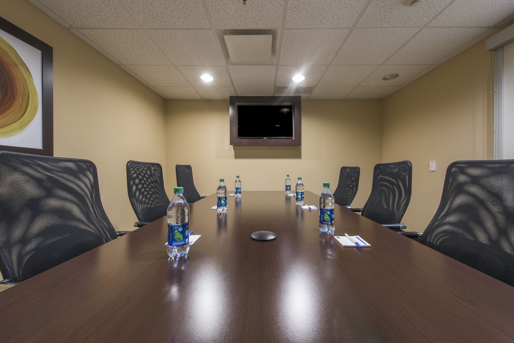 Holiday Inn Express & Suites Colorado Springs Central by IHG - photo 71