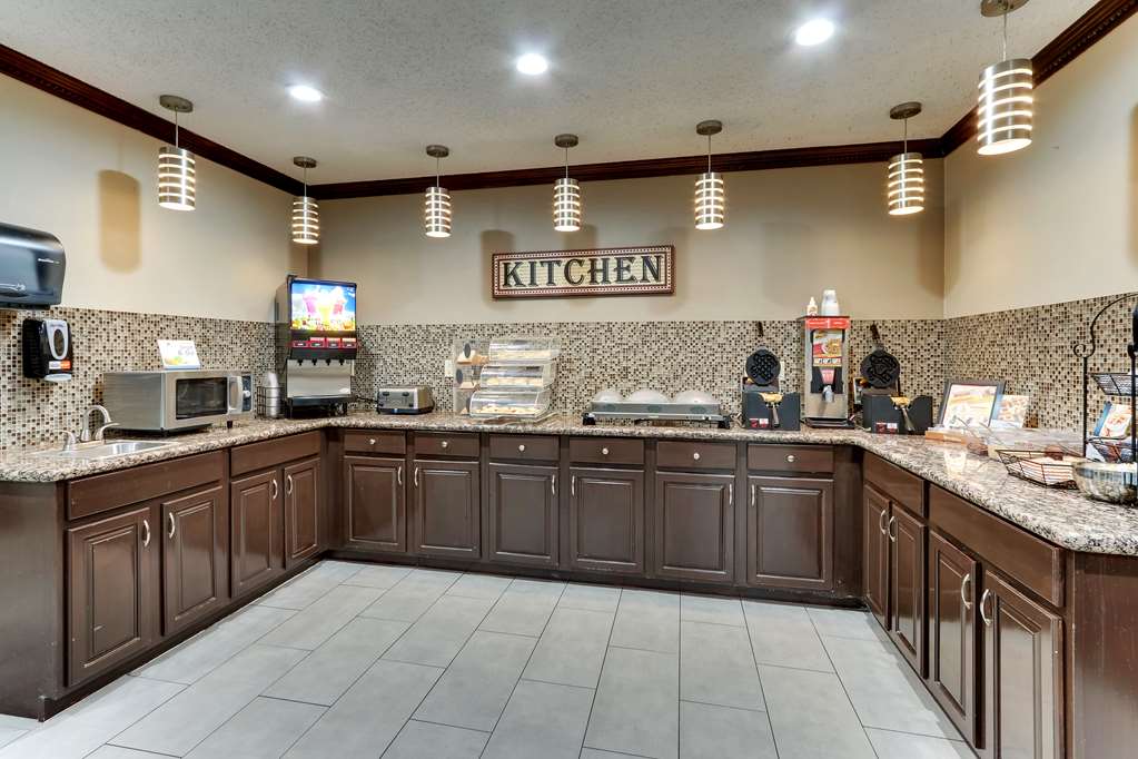 Best Western Plus University Inn & Suites - photo 36
