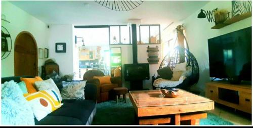 Gers habitation - last minute hotel in Unknown City