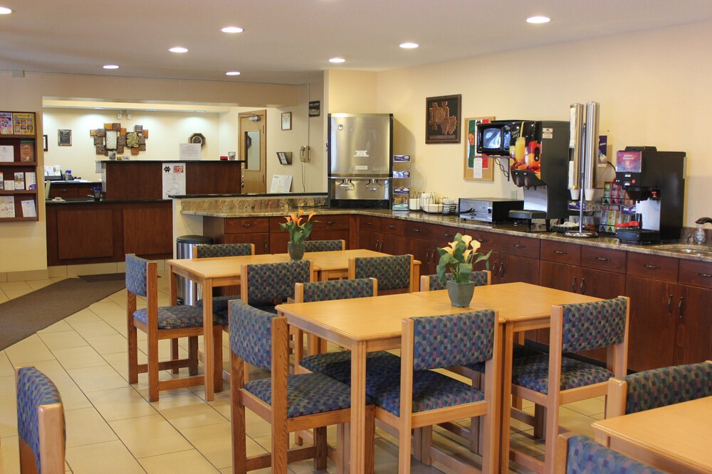 Americas Best Value Inn Grand Forks - photo 23