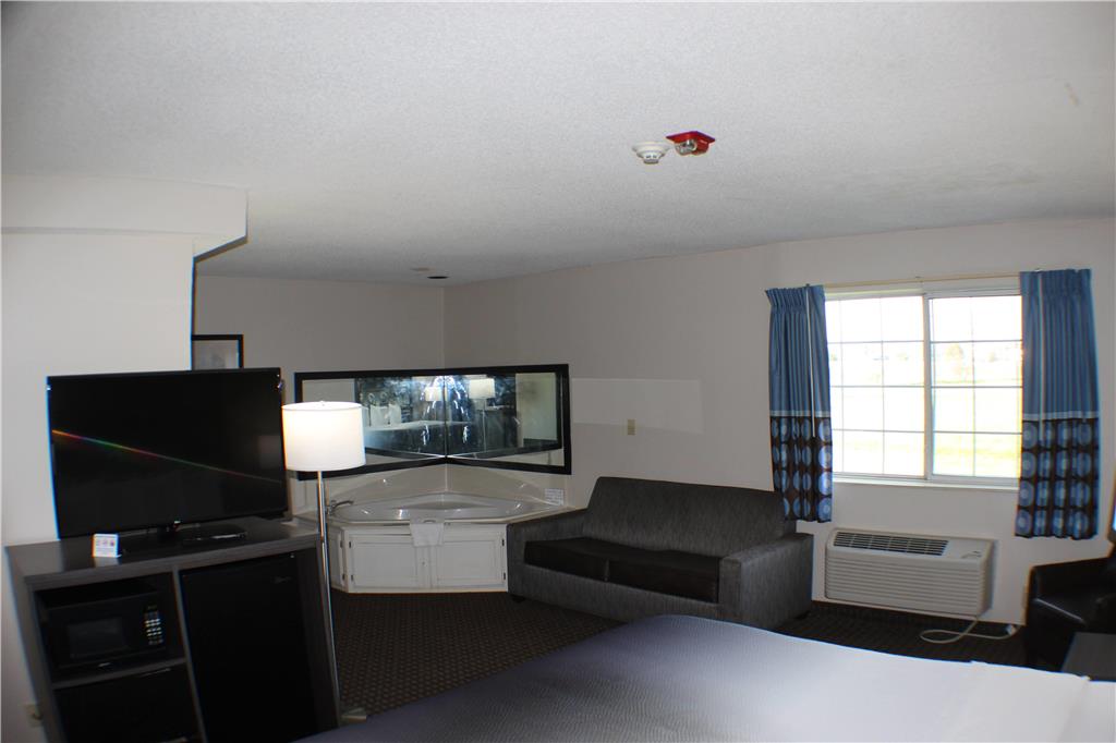 Super 8 by Wyndham Gardner - photo 23