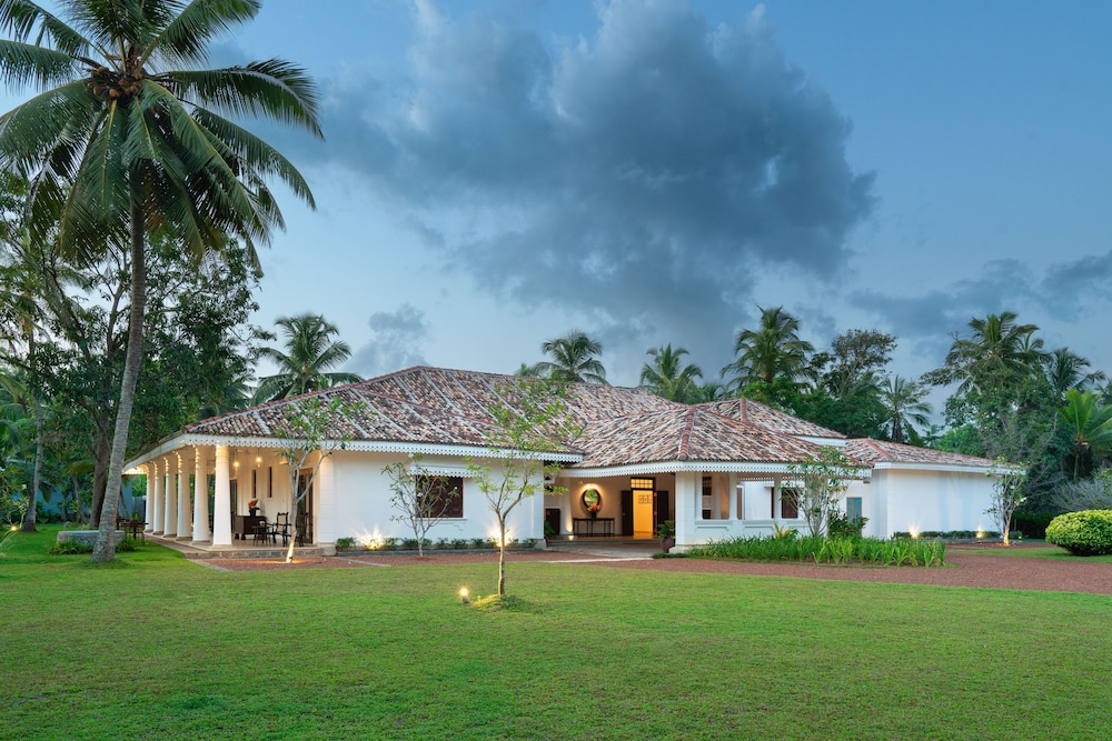 Ceylo Villas — 4-Star Luxury Hotel in Bentota, Sri Lanka